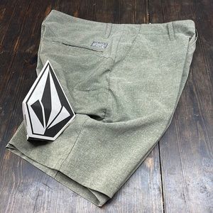 Volcom Surf & Turf 4 way stretch shorts men’s 32 Heather olive w/ cell pocket